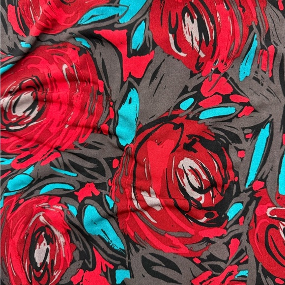 Lane Bryant Red & Blue Floral Blouse - Size 22/24 - Picture 3 of 4